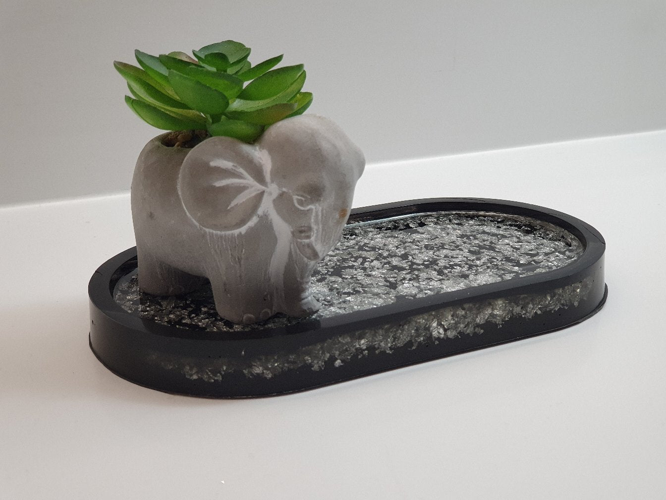 Black & Silver Leaf Oval Resin Trinket Tray